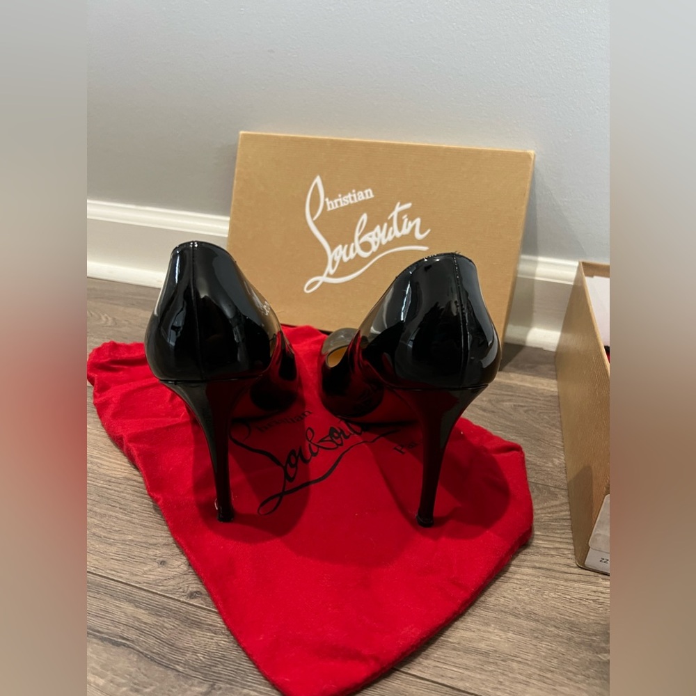 Christian Louboutin Simple Pump
